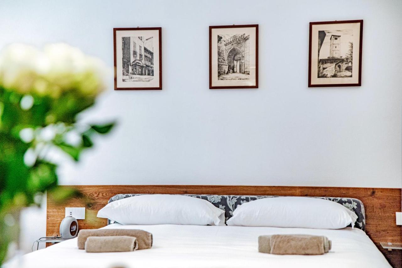 Suite Lo Storico - The House Of Travelers Como Exterior foto